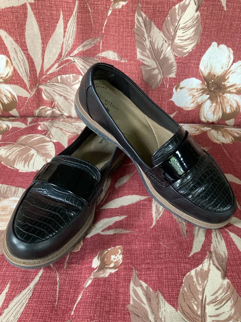 Clarks Size 7.5 Raisie Arlie black slip on leather loafers